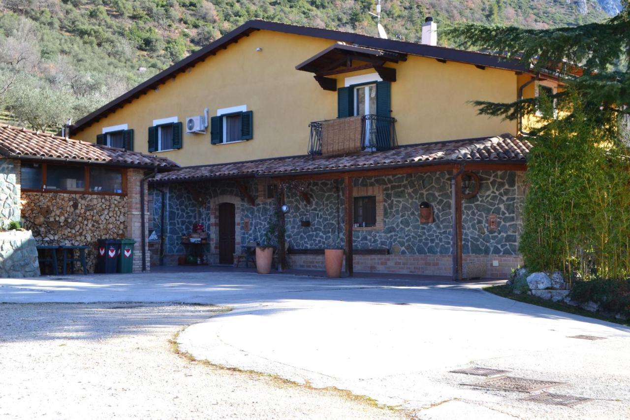 Costa Del Gallo Pacentro Exterior foto